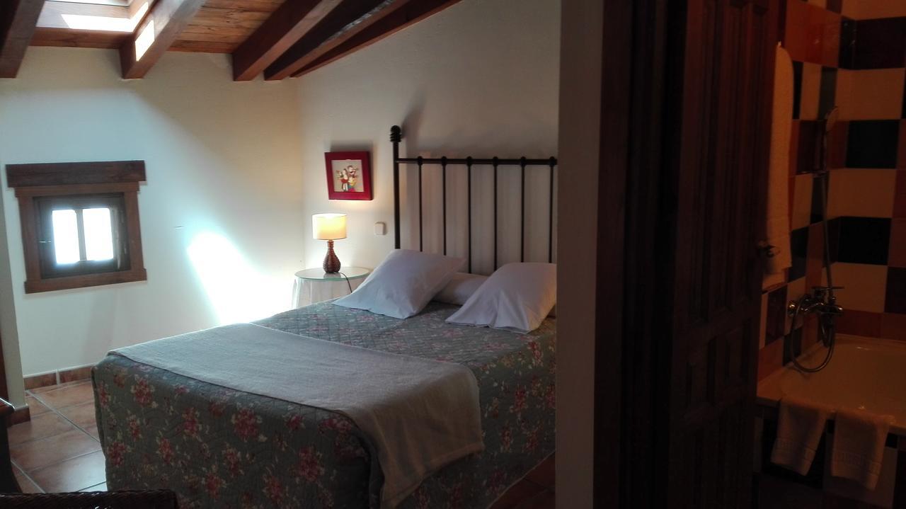 Hostal Rural Luna Y Hostal Rural Lunaposada Candeleda Eksteriør billede
